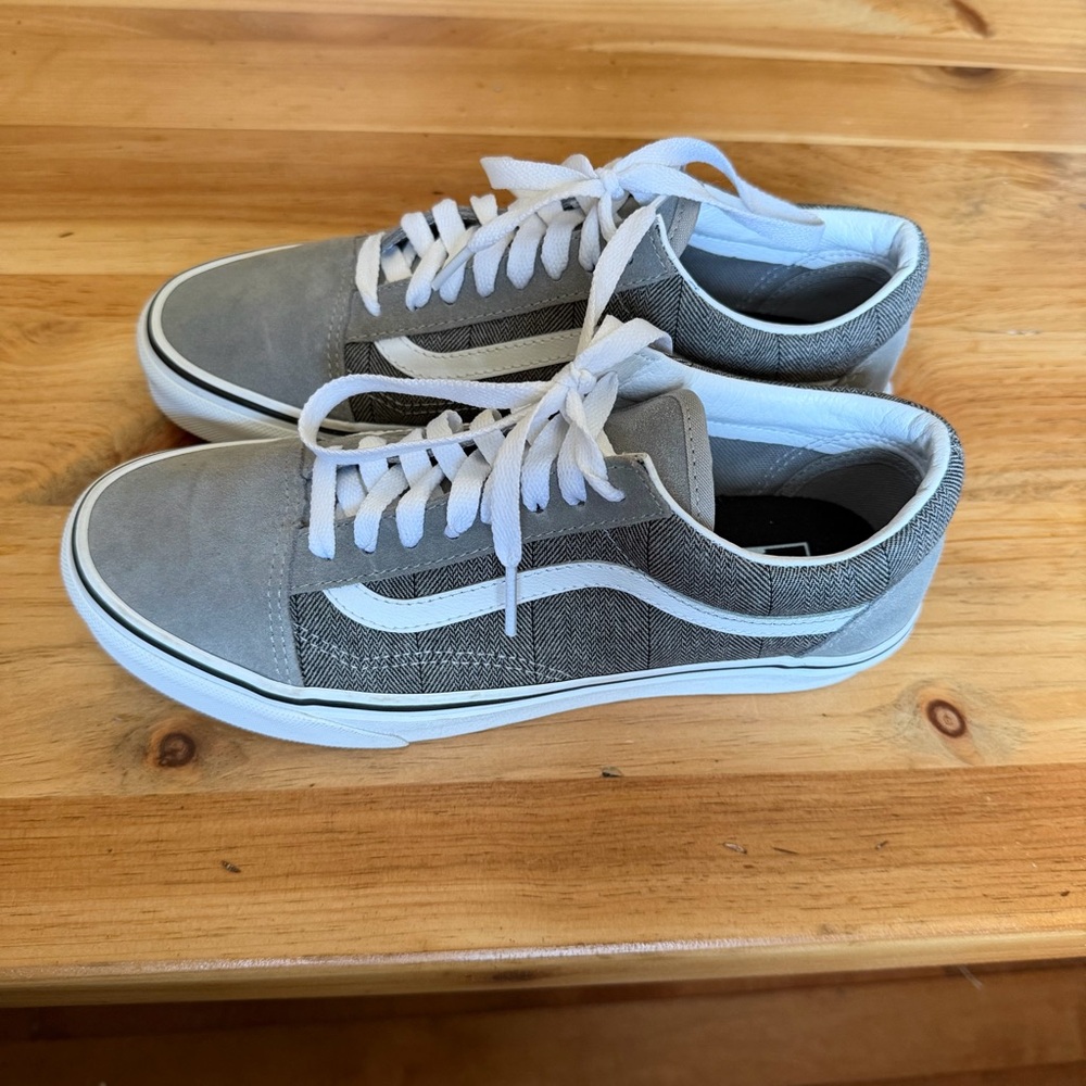 Vans Old Skool Deluxe Gray Herringbone Suede Sneakers (Women’s 8.5/Men’s 7)